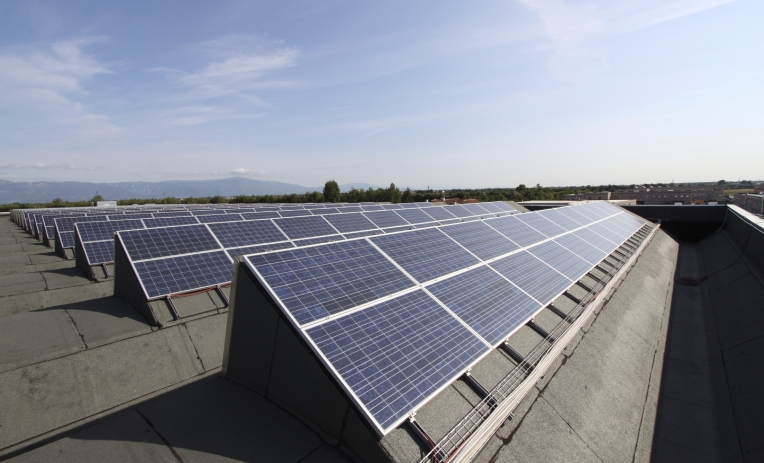 Pannelli fotovoltaici istock - proposta CNA per l'autoproduzione di energia